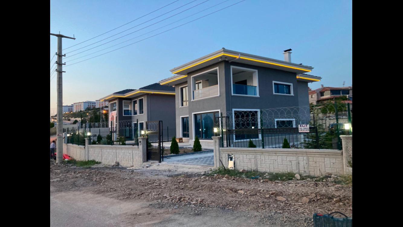 GÖLBAŞI BAHÇELİ EVLR SATILIK VİLLARIMIZ